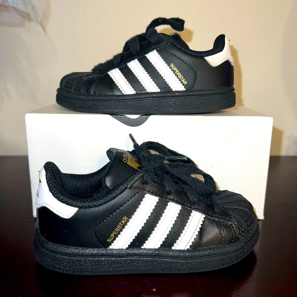 Adidas Superstar